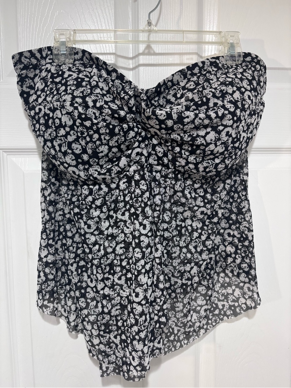 AVA & VIV Black & White Floral Strapless Swim Top